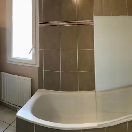 Holiday home Agreable Maison Proche Gare Avec Parking Gratuit *